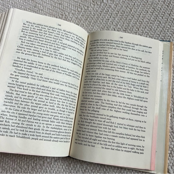 The Physician A Novel by Noah Gordon - Picture 6 of 6